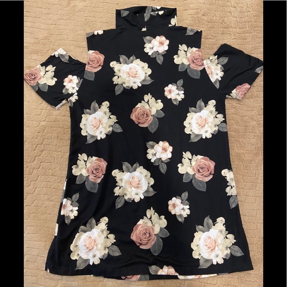 Low Cut Cold Shoulder Blouse - Picture 2 of 2